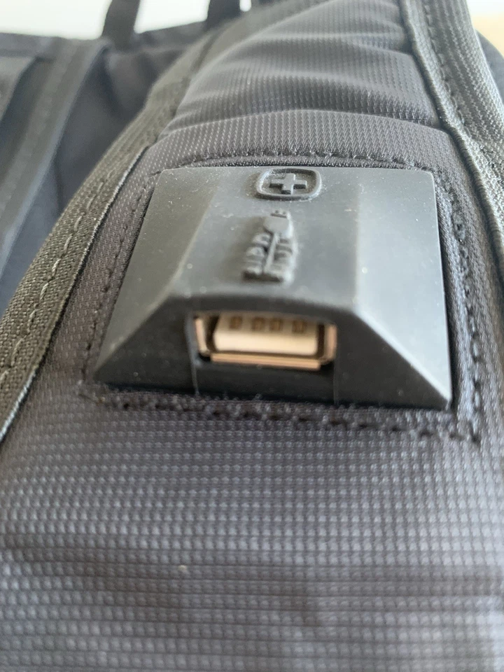 SWISSGEAR 2936 USB ScanSmart Laptop Backpack - Black - Image 3 of 4