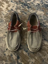 mens size 10 hey dude shoes