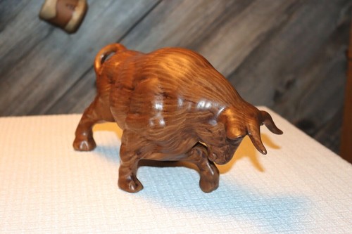 CERAMIC RAGING BULL FIGURINE BROWN WOOD GRAIN LOOK ABOUT 13 1/2" X 6 1/2" - Picture 7 of 12