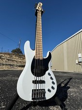 JACKSON X SERIES DAVID ELLEFSON (former) MEGADETH SIGNATURE 5 STRING BASS GUITAR