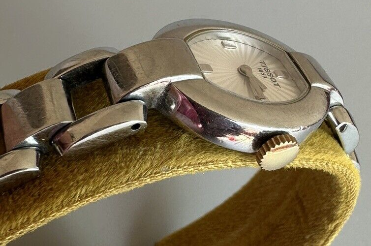 Tissot Swiss G332 SKS-BC 31030 Waterresistant 30M Women's Watch