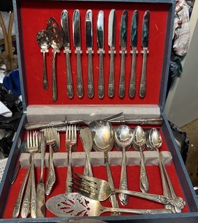 Vintage Community Plate Song of Autumn Silverplate Flatware Set