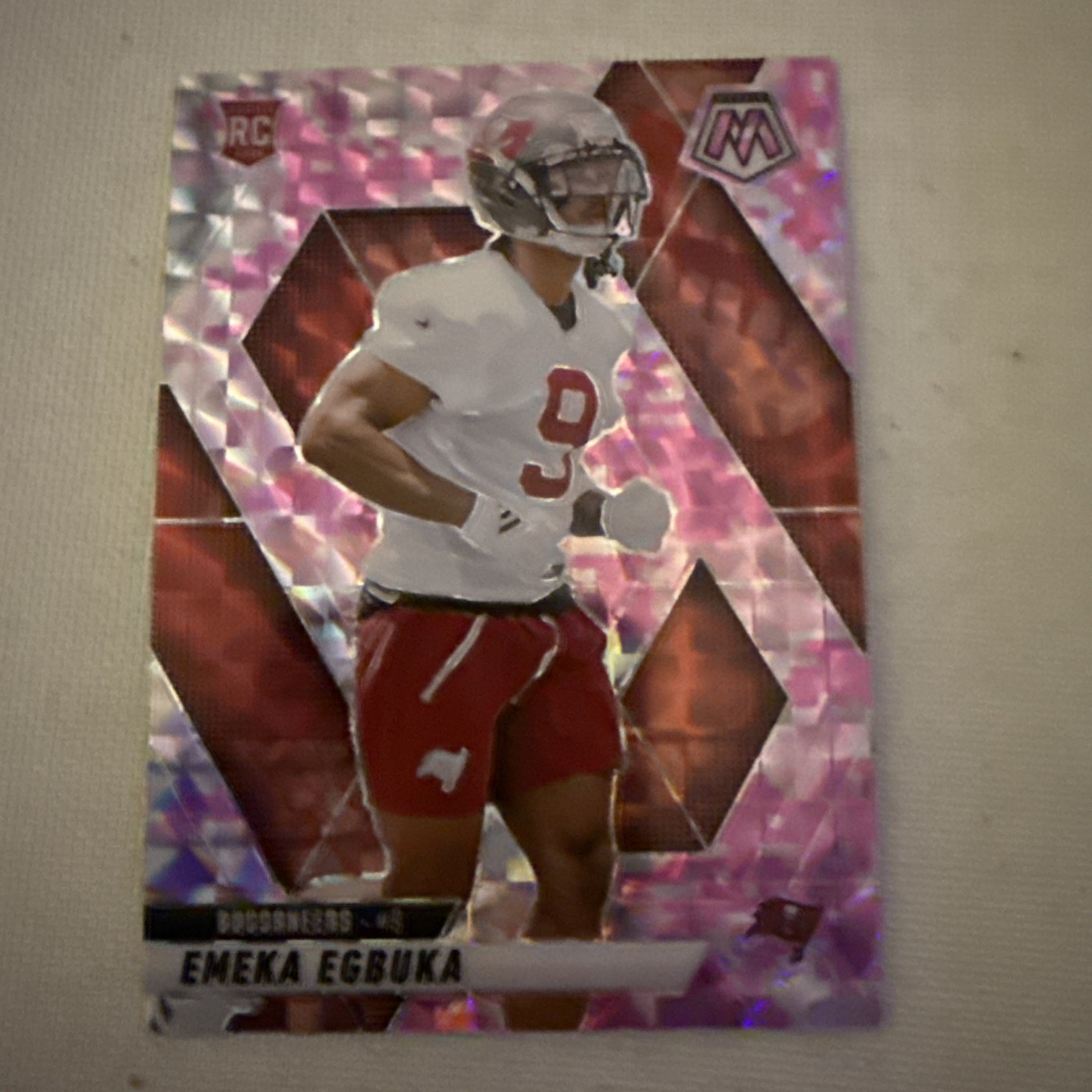 🔥  2025 Panini Mosaic Buccaneers Rookie RC Camo Pink Prizm #376 - Emeka Egbuka