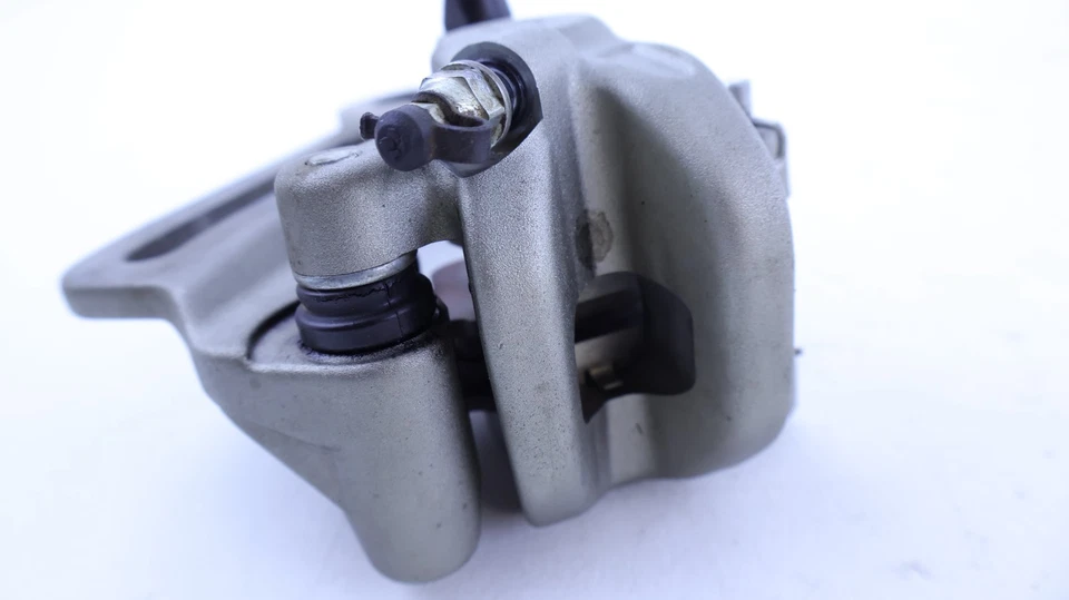 Porta pinza de freno trasera KTM 85 SX 2023 con pastillas stock OEM Foto 4 de 4