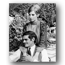 Barbra Streisand, Omar Sharif Photo 8x10 Funny Girl Promotional Portrait 1968