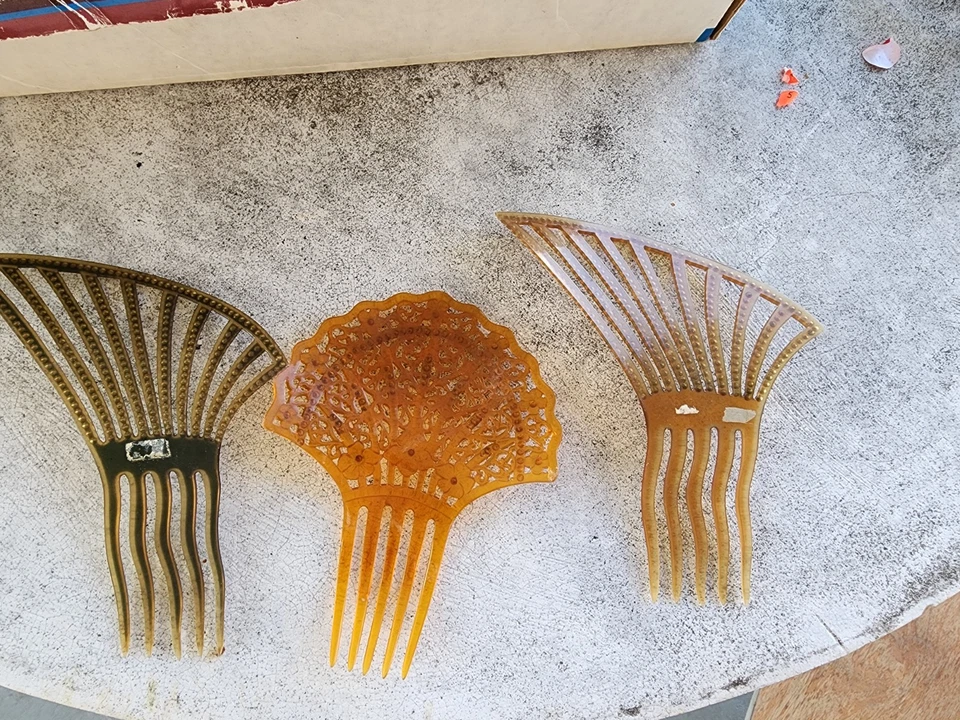 Lote de 3 peines victorianos antiguos de celuloide grandes con estrás Foto 4 de 4