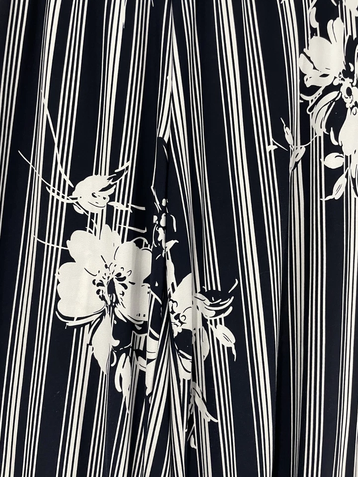 Pantalones cómodos Susan Graver modernos esenciales talla S tejido líquido Foto 2 de 4