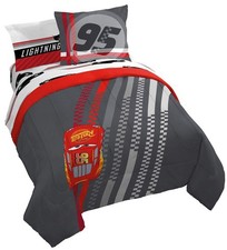 Jay Franco Disney Pixar Cars Lightning McQueen Bed Set