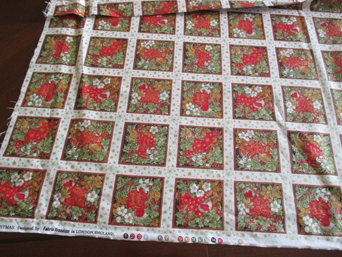 Cotton Fabric MAGICAL CHRISTMAS ROBINS 3" Squars Freedom Fabric London 23" x 44" - Bild 5 von 11