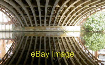 Foto 6x4 Crown Point Reflexions Leeds\/SE3034 Symmetrie des Gusseisens um 2007