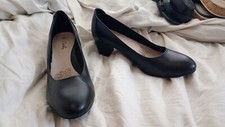 Like New 11 Grosby Ivy Black Heels Pumps Closed Toe Thick Heels Casual Work