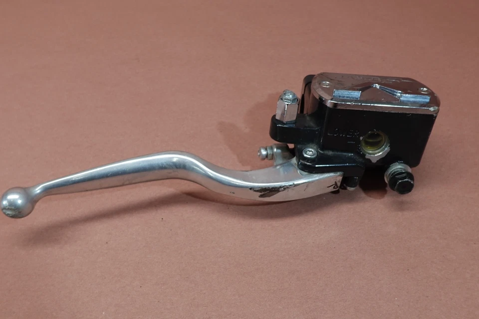 2009-2017 Yamaha VStar V Star 950 XVS950 Right Front Brake Master Cylinder - Image 4 of 4