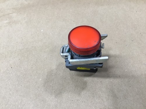 TELEMECANIQUE ILLUMINATED RED PILOT LIGHT INDICATOR CONTACT BLOCK ZBV-B4 #31H53