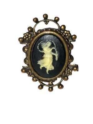 VTG JAN MICHAELS, Cameo Ring, Black Cream, Dark Brassy Tone Adjustable SIGNED