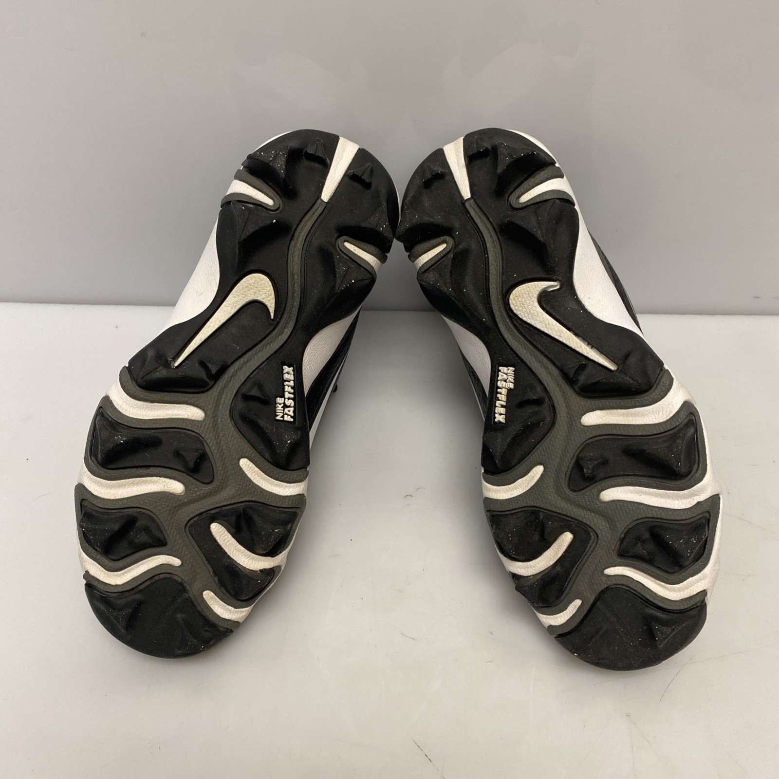 Nike Vapor Edge Shark 2 Low Youth Football Cleats Style DH0589-010 Size 11C thumbnail 11