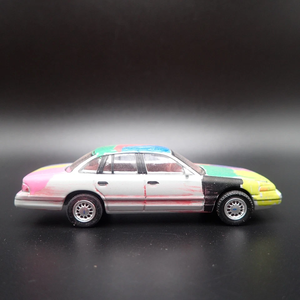 Modelo De Coche Diecast A Escala 1:64 Ford Crown Victoria 4 Puertas Pintado 1993 - Imagen 3 de 4