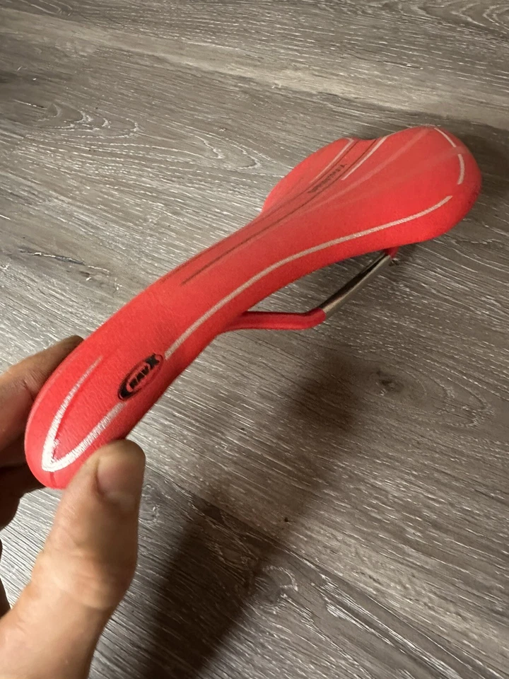 Sillín de asiento de bicicleta RavX SprintMax 7 mm rieles Ti huecos rojo Foto 4 de 4