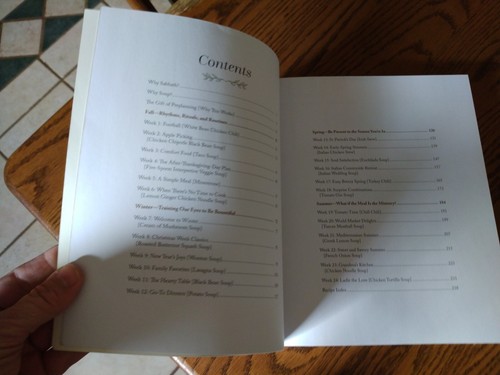 Sabbath Soup: Weekly Menus and Rhythms to Make Space for day of Rest Kathi Lipp - Picture 2 of 3