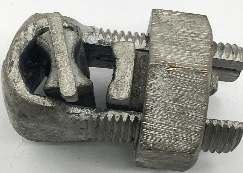 KSU31 BURNDY CROSS FLAT-1.69 X LENGTH 2.88 X W-1.36 TIN-PLATED COPPER ALLOY SERV - Image 3 of 4