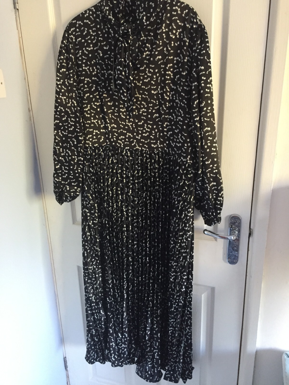 Robe Principles En Dentelle Noire Sur Doublure Soyeuse Crème - Taille 14 - Pour Soirée, Fêtes, Noël - Coupe Loose Confortable