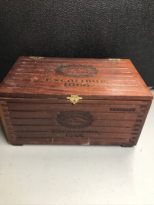 Excaliber Cigar Box Wood Honduras 8'' x 4 1/2'' Hoyo de Monterrey de Jose Gener 