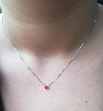 COLLANA CON ZIRCONE ROSSO RUBINO 4MM E CATENINA A 45 CM IN ARGENTO 925 RODIATO