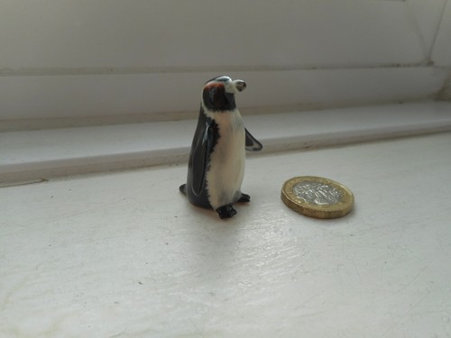 PENGUIN -POTTERY- BEAUTIFUL UNUSUAL MINIATURE AFRICAN PENGUIN - Picture 4 of 9