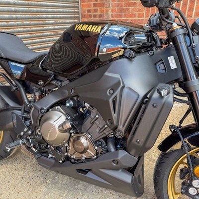 Pyramide Matt Schwarz Front Infill Panels Yamaha XSR900 2022-2025