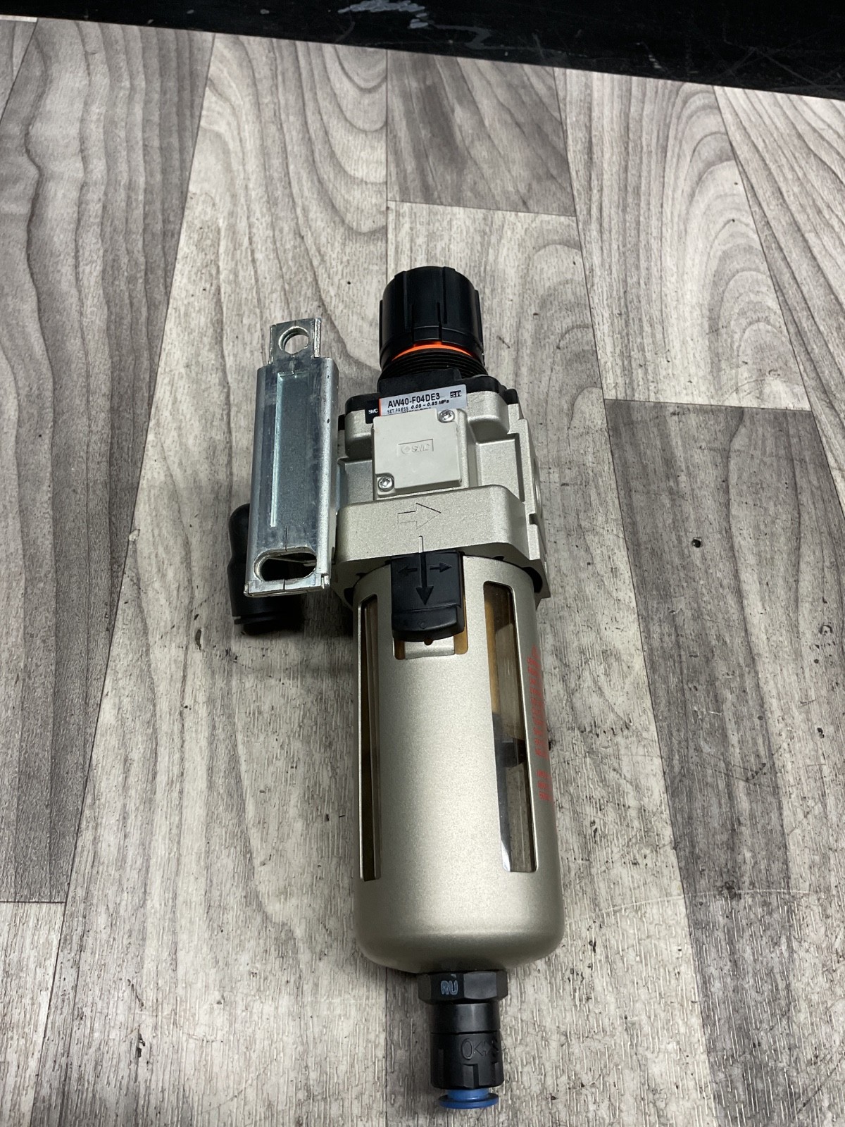 SMC ISE35-N-65-M Vacuum Switch /w AW40-F04DE3 Filter Regulator #4025C117PR4