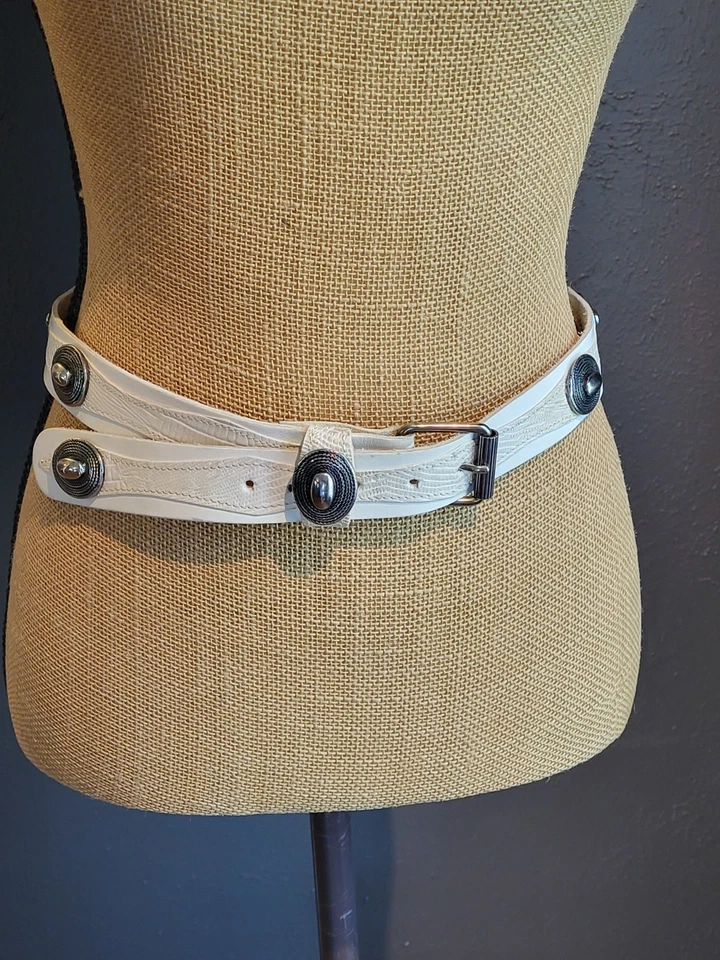 Cinturón medallón grande Bijoux Medici cuero marfil acento reptil plata esterlina Foto 2 de 4