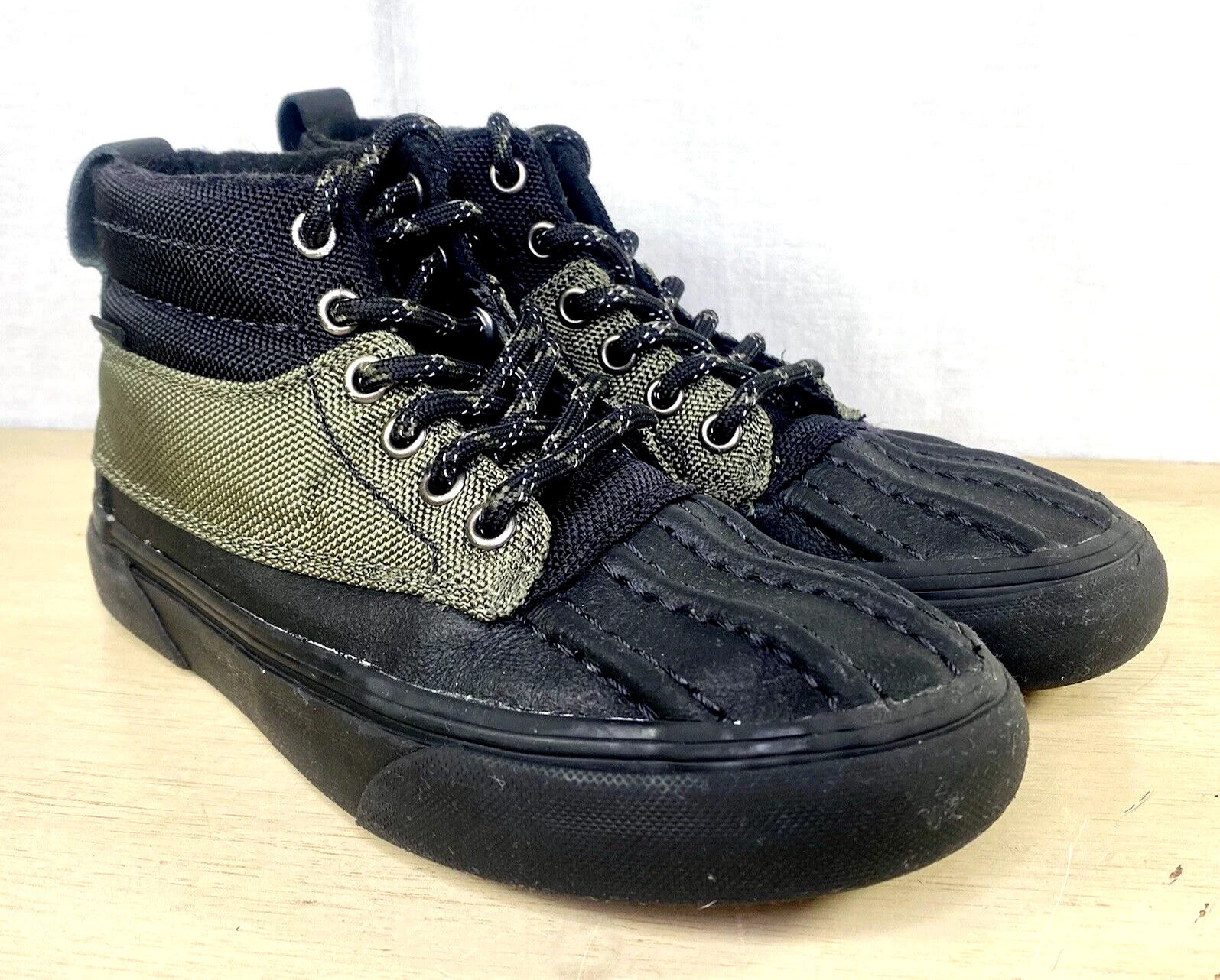 Vans MTE Rainboot Shoes Black Size 3.5 Waterproof Sk8 Hi Del Pato