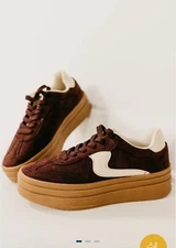 Women’s Top Moda Platform Sneakers. Brown. Size 10 New In Box