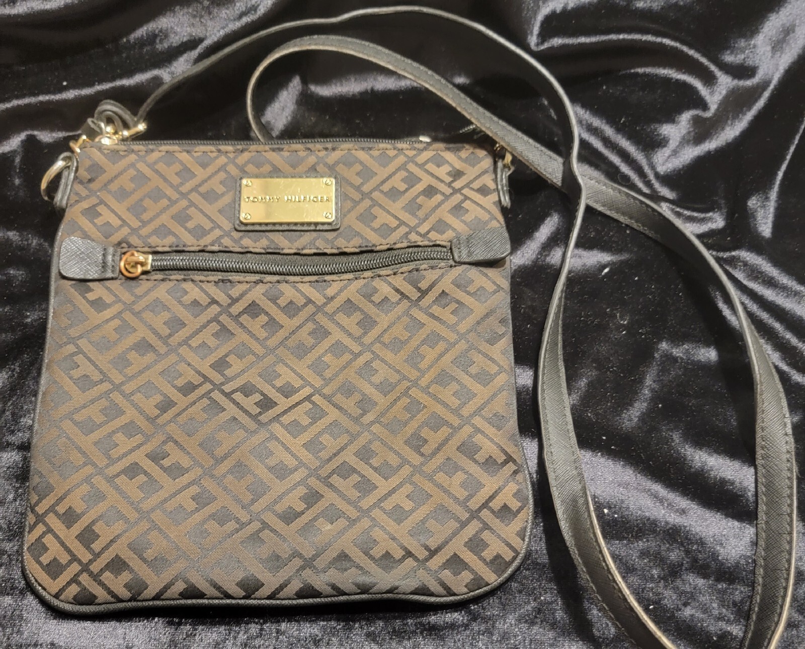 Tommy Hilfiger Brown Gold Fabric Shoulder Bag with Zipper 8.25x9 Inches-image