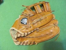 MacGregor MG55 "The athlete's choice"- Multi Flex Action RHT 11" Softball Glove