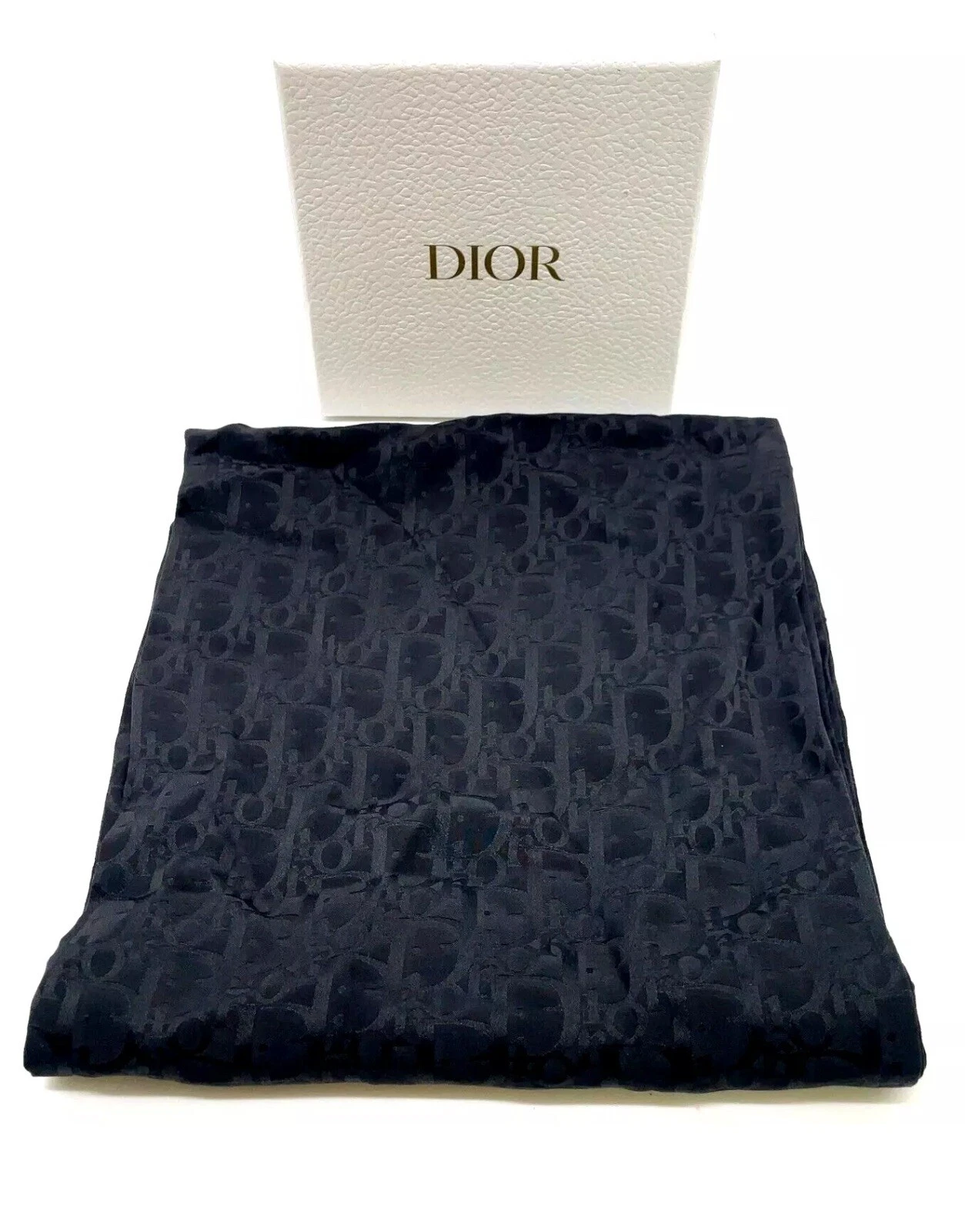 Authentique foulard Christian Dior Carré 90 fleurs vert papillon en soie avec boite