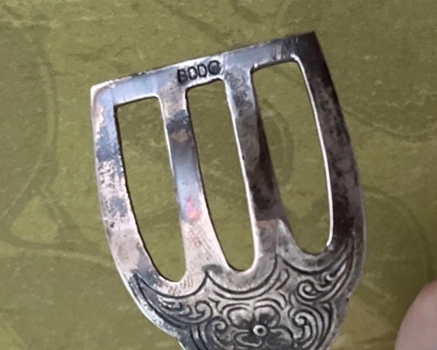 Raro Elegante Tenedor de Sardina con Decoración de Peces Hecho de Plata 800 por C.Widmann Foto 3 de 3