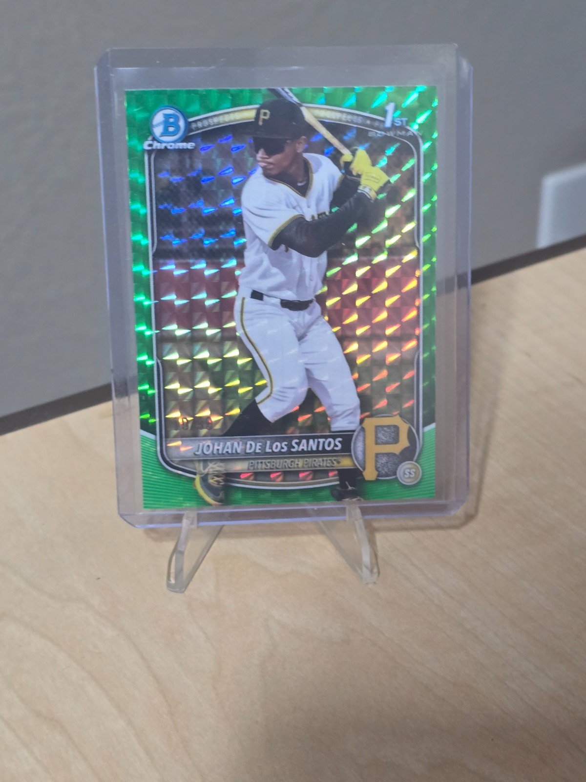 2025 Topps Bowman Chrome 1ST Johan De Los Santos /99 Green Geometric 