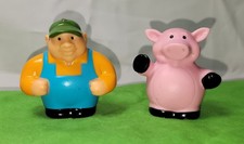 Tomy  Ertl PLASTIC FIGURE ANIMAL PIG FARMER SET