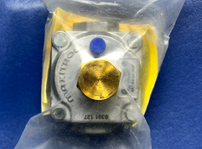 #ad NEW OEM JOHNSTONE MAXITROL GAS PRESSURE REGULATOR L37 533 RV47CL 44 1 2quot; PIPE $78.75