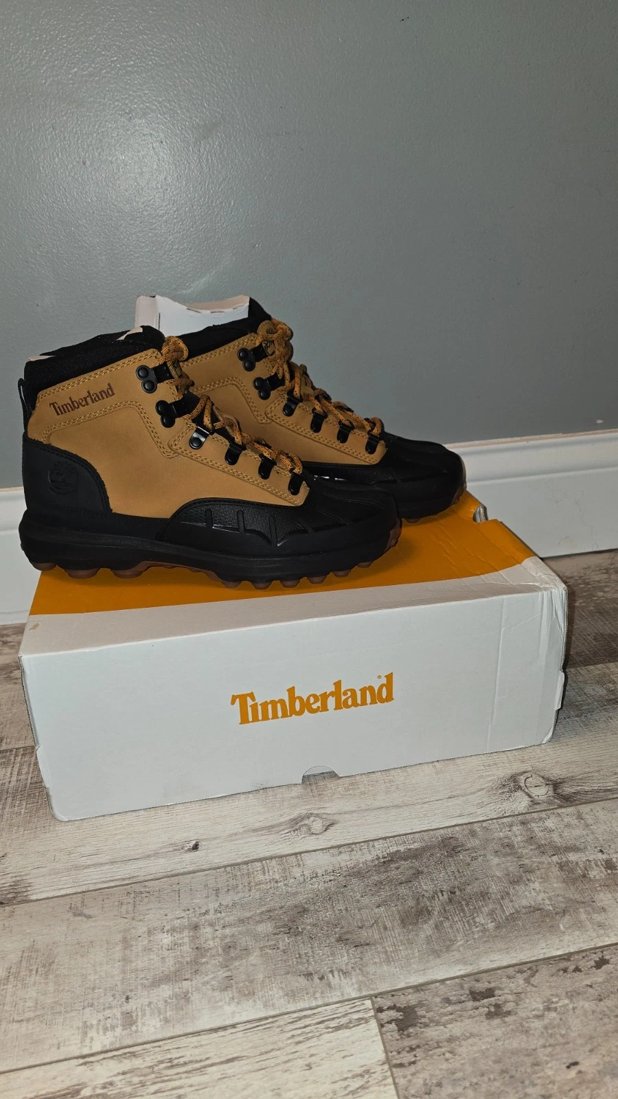 Timberland - Converge Mid Lace Waterproof Trail Hiking Boots - Mens 7M