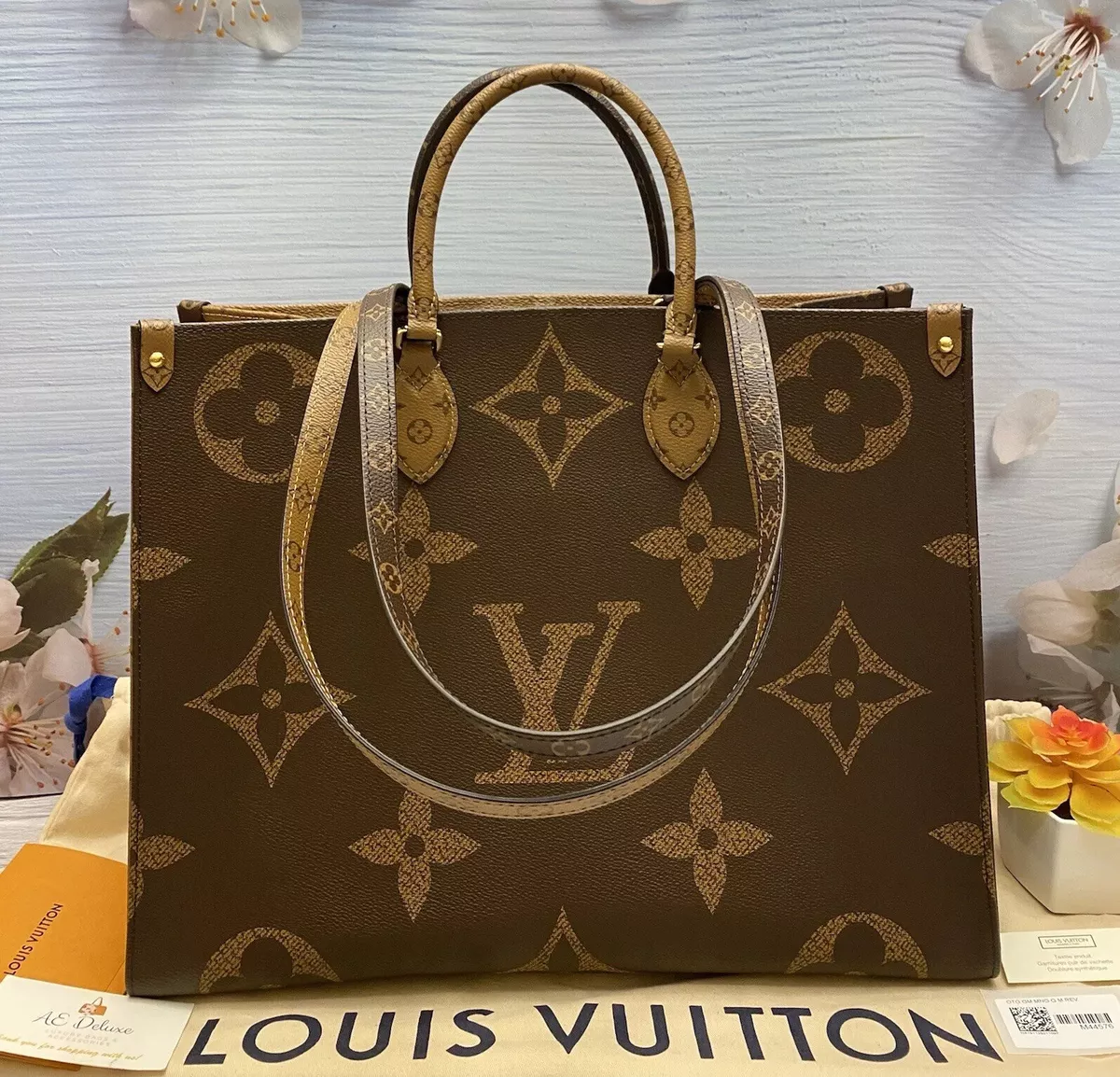 Authentic Louis Vuitton Giant Reverse Monogram Onthego MM Tote M44576