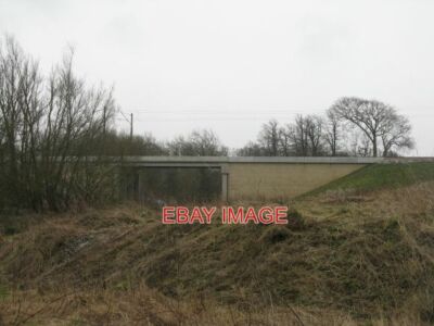 FOTO STRASSENBAHNBRÜCKE ÜBER DEN GOGAR BRENNT NOCH WENIG BENUTZT.