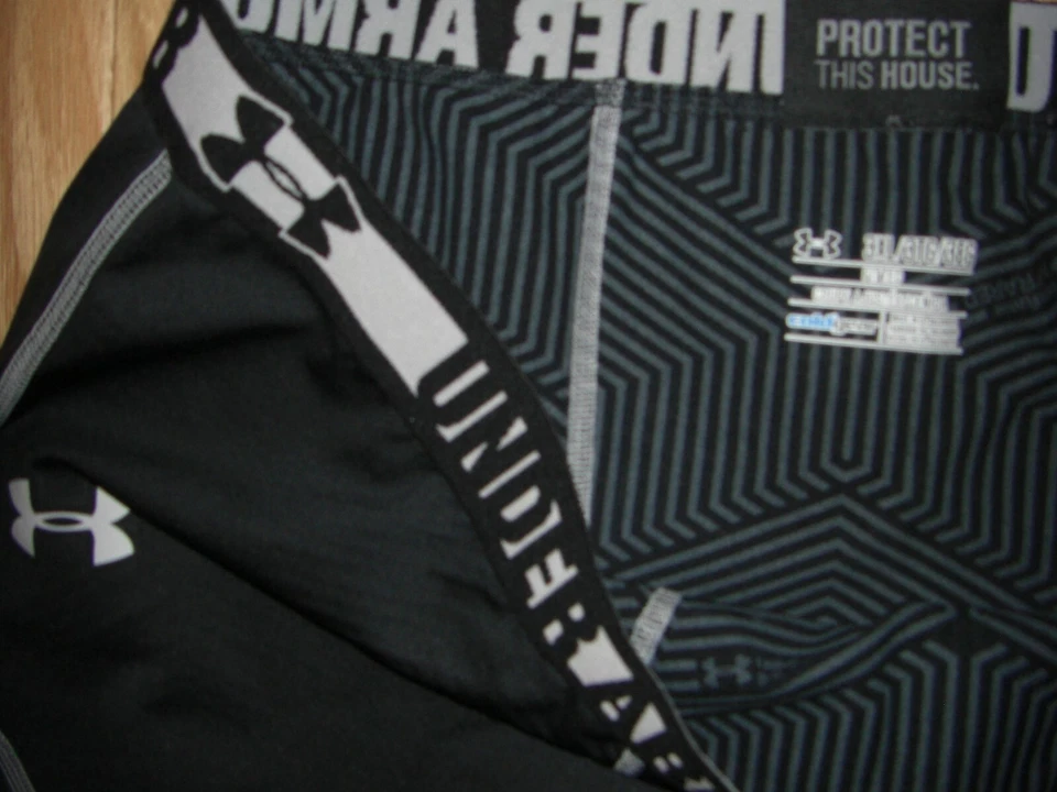 RARE~MENS~NWT~Under Armour Coldgear Infrared Black/Gray Evo Fitted Leggings~3XL  - Image 3 of 4