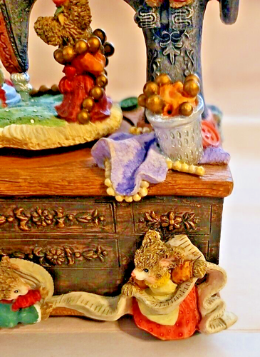 Vintage Antique Sewing Machine with Mice Music Box "My Favorite Things" Resin - Picture 3 of 8