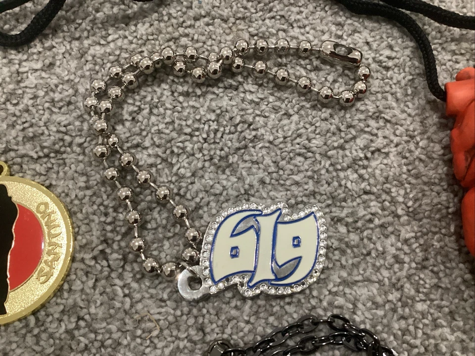 NUEVO (5) 100% Auténtico WWE Collar Colgante Lucha Rey Misterioso Jericho DX Foto 3 de 4