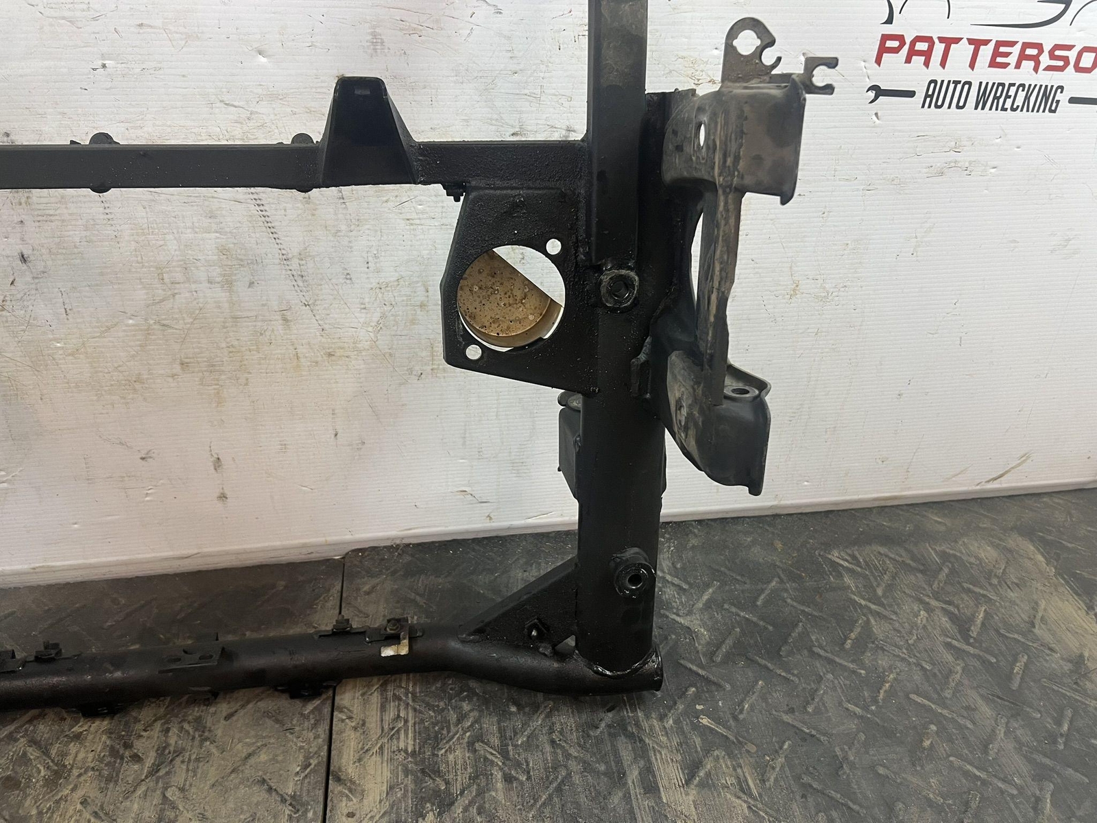 02-06 MASERATI SPYDER 4.2 AT FRONT ENGINE SUSPENSION CRADLE CROSSMEMBER