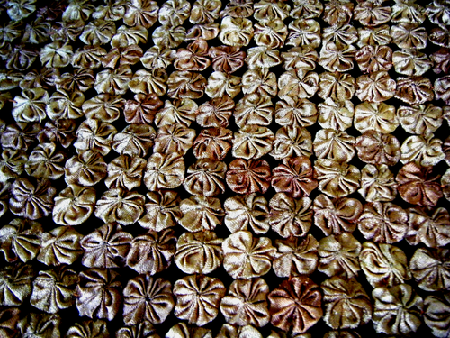 Antique YoYo Quilt small 3/4"d pieces 42''x42'' antique silk w rayon material - Picture 5 of 12