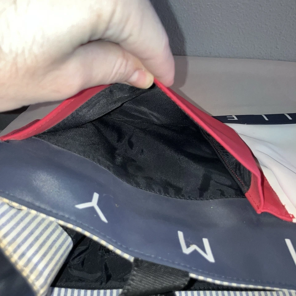 Bolso Cartera Tommy Hilfiger Bandera Logo Muy Grande Bolso Grande Usado En Buen Estado Foto 4 de 4