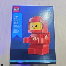 Lego Limited Edition Set 40767- Up-scaled Baby Astronaut