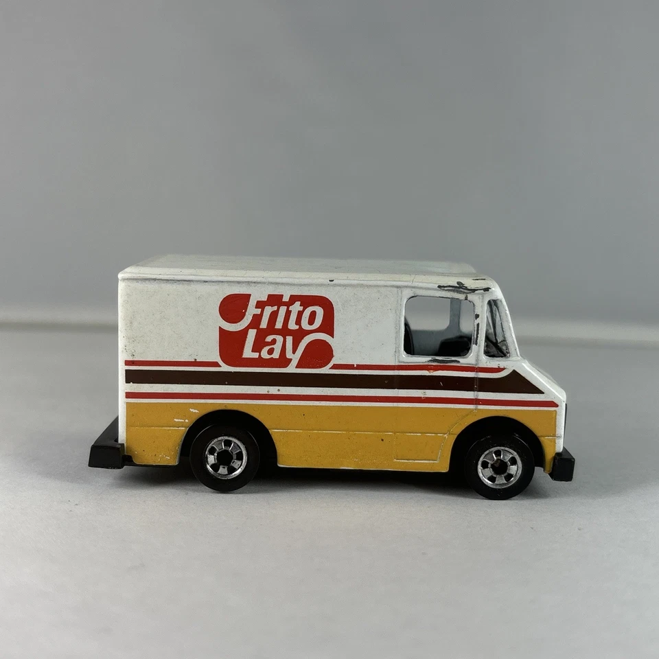 DAMAGED Hot Wheels White Combat Medic Delivery Truck Frito Lay 1984 Blackwall - Image 2 of 4